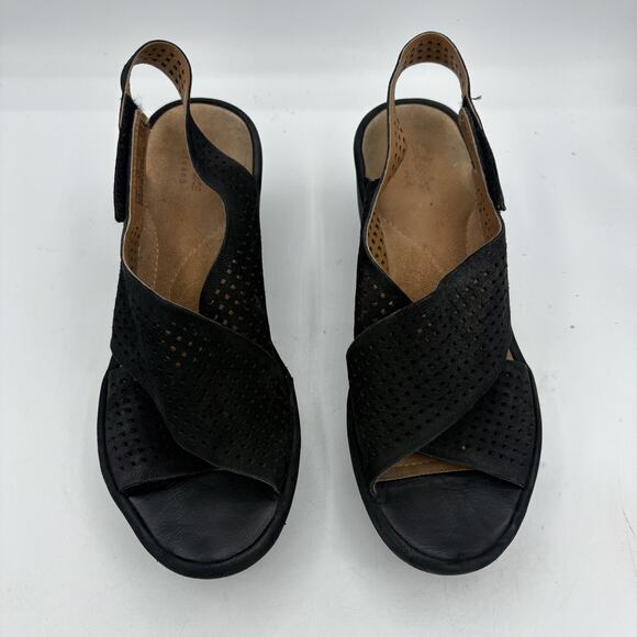 Clarks Artisan Shoes Womens Size 8.5 Black Wedge Sandals‎ Clarene Perforated - Picture 4 of 10